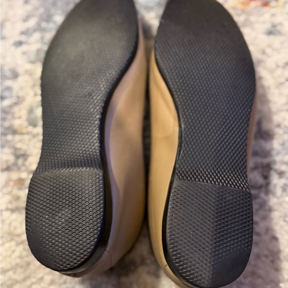 Chic Tan Loafers Travelette with Black Bow Accent Belgian Shoes - Picture 3 of 3